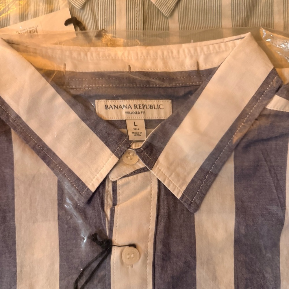 Banana Republic Men's Striped Button Down Shirts - Blue, Green, Gray - Picture 2 of 4